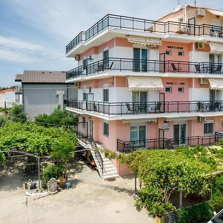 פוטוס Ianos Apartments מראה חיצוני תמונה