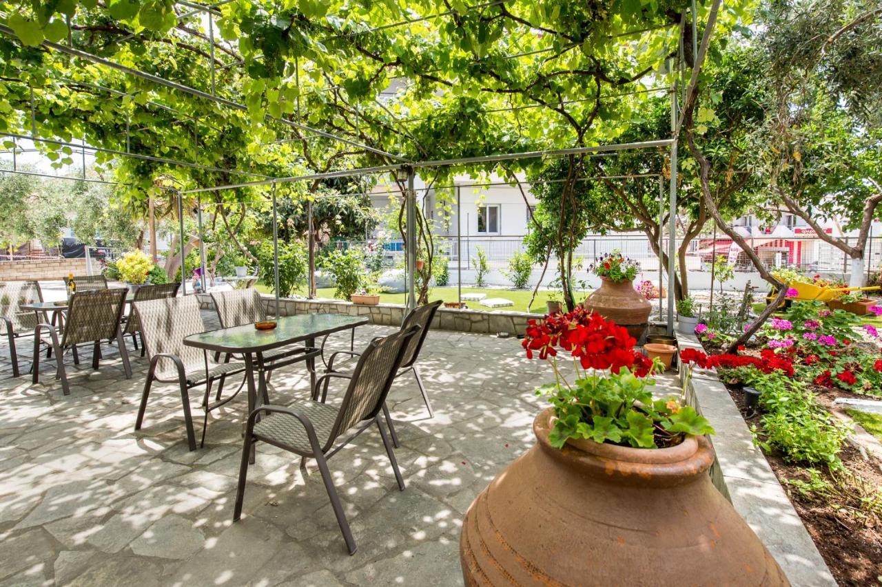 פוטוס Ianos Apartments מראה חיצוני תמונה
