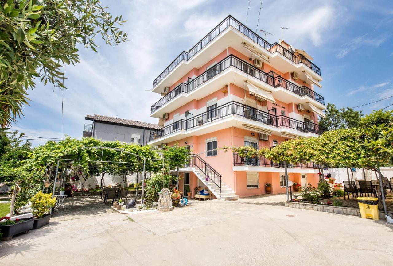 פוטוס Ianos Apartments מראה חיצוני תמונה