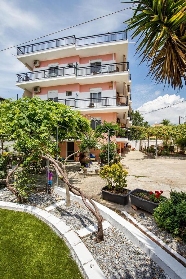 פוטוס Ianos Apartments מראה חיצוני תמונה