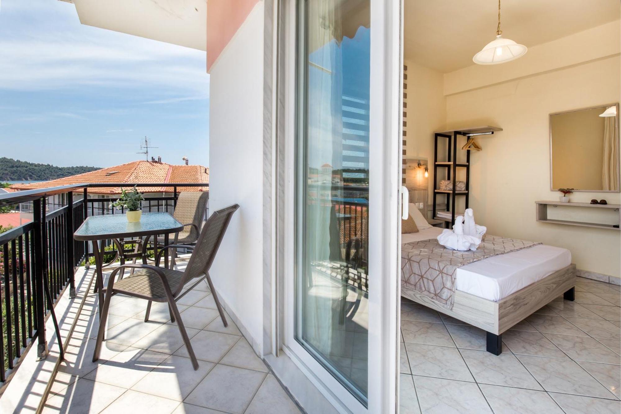 פוטוס Ianos Apartments מראה חיצוני תמונה