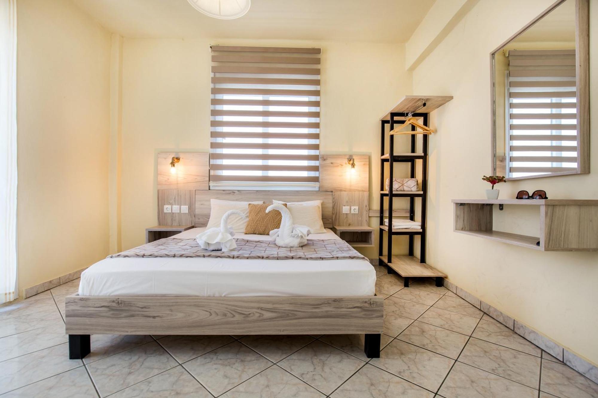 פוטוס Ianos Apartments מראה חיצוני תמונה
