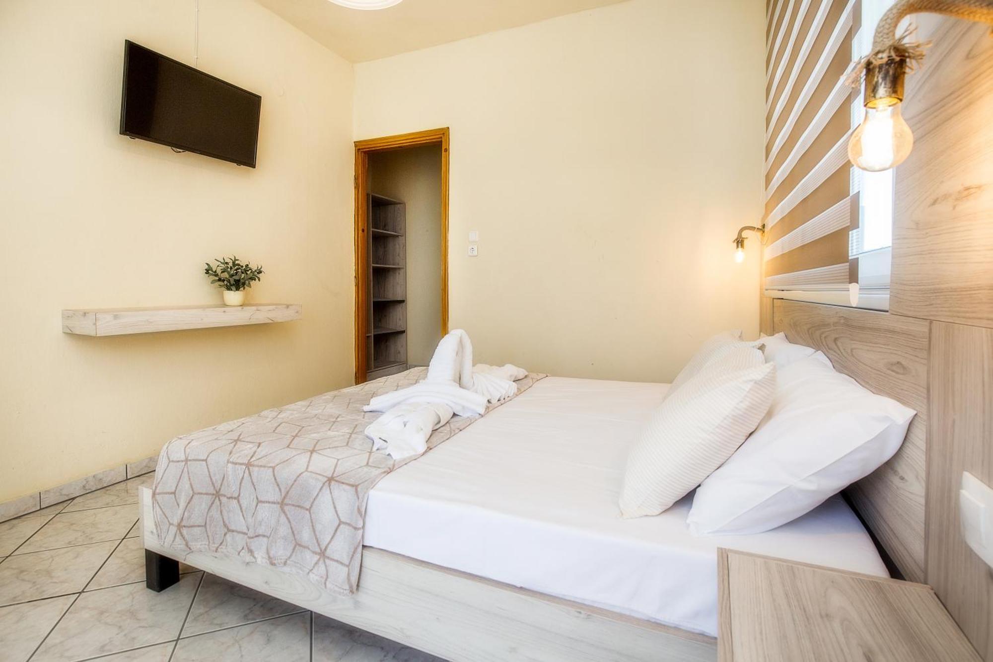 פוטוס Ianos Apartments מראה חיצוני תמונה