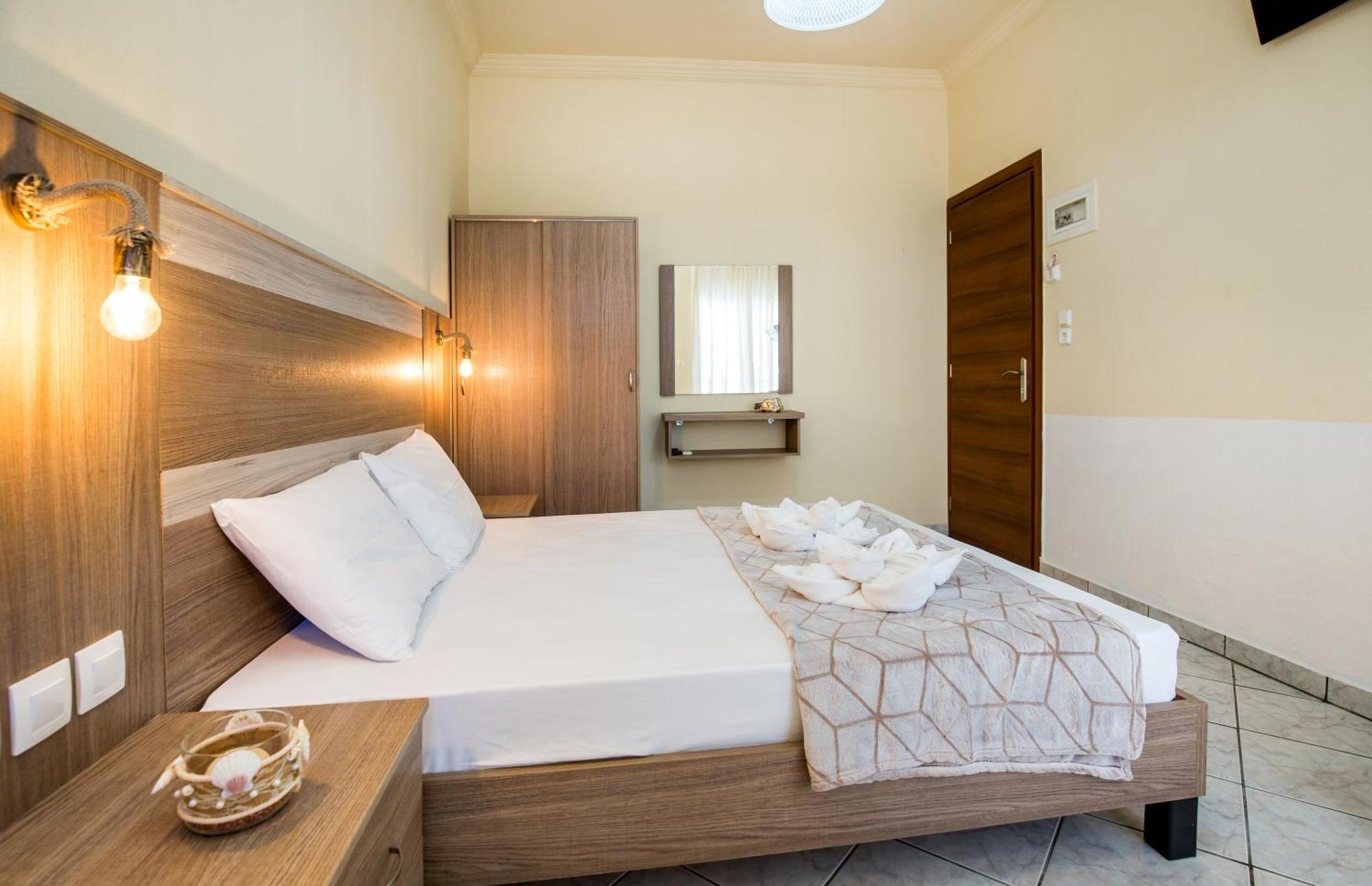 פוטוס Ianos Apartments מראה חיצוני תמונה