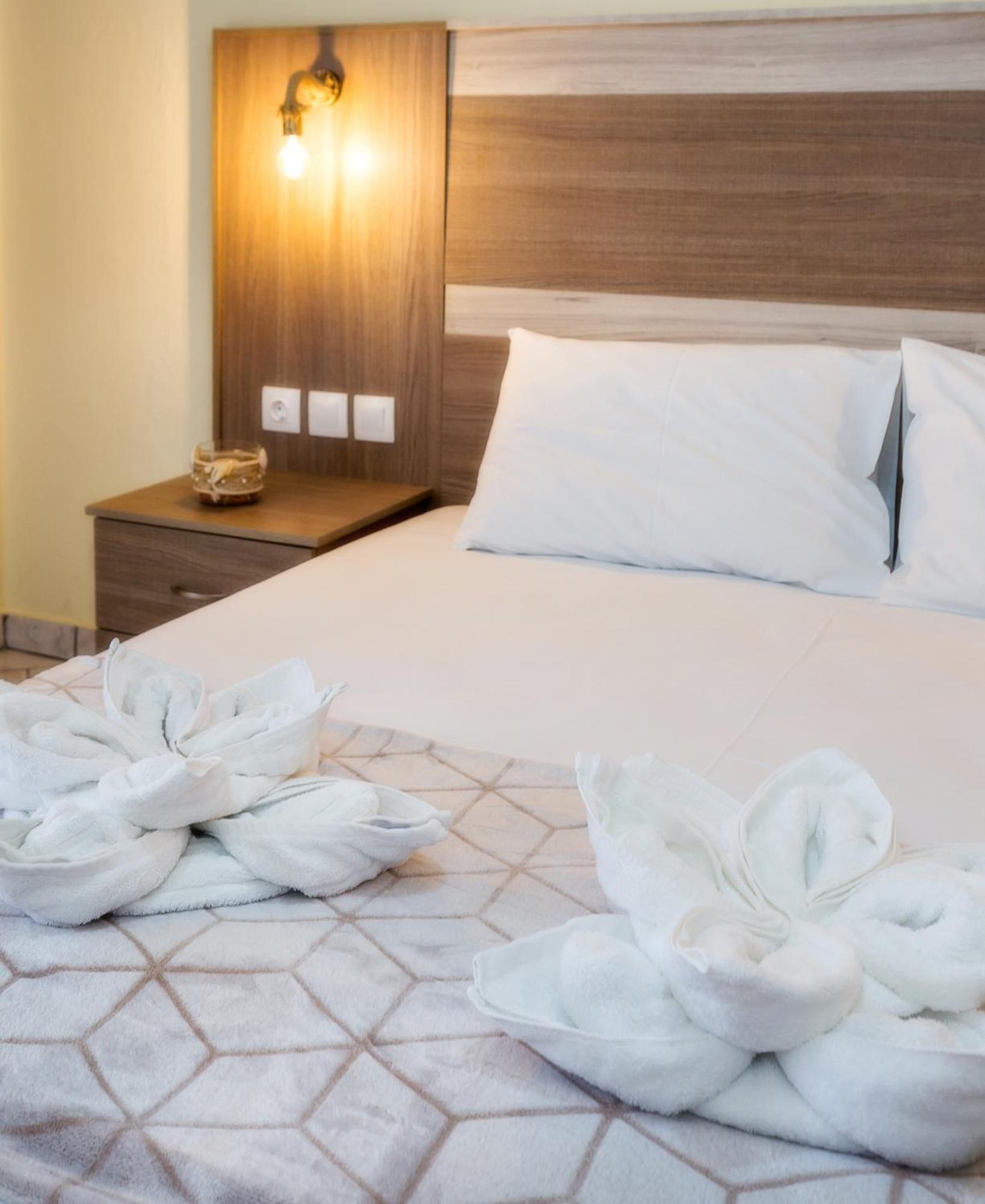 פוטוס Ianos Apartments מראה חיצוני תמונה