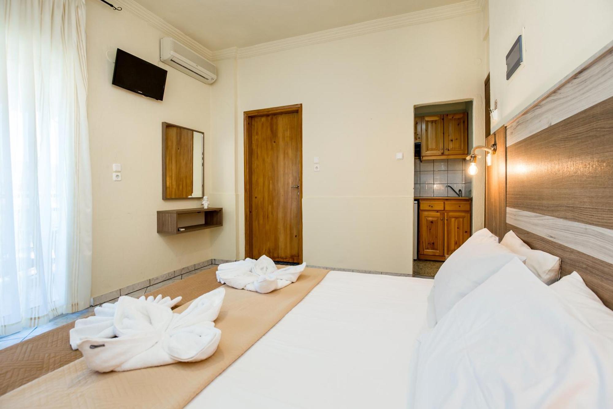 פוטוס Ianos Apartments מראה חיצוני תמונה