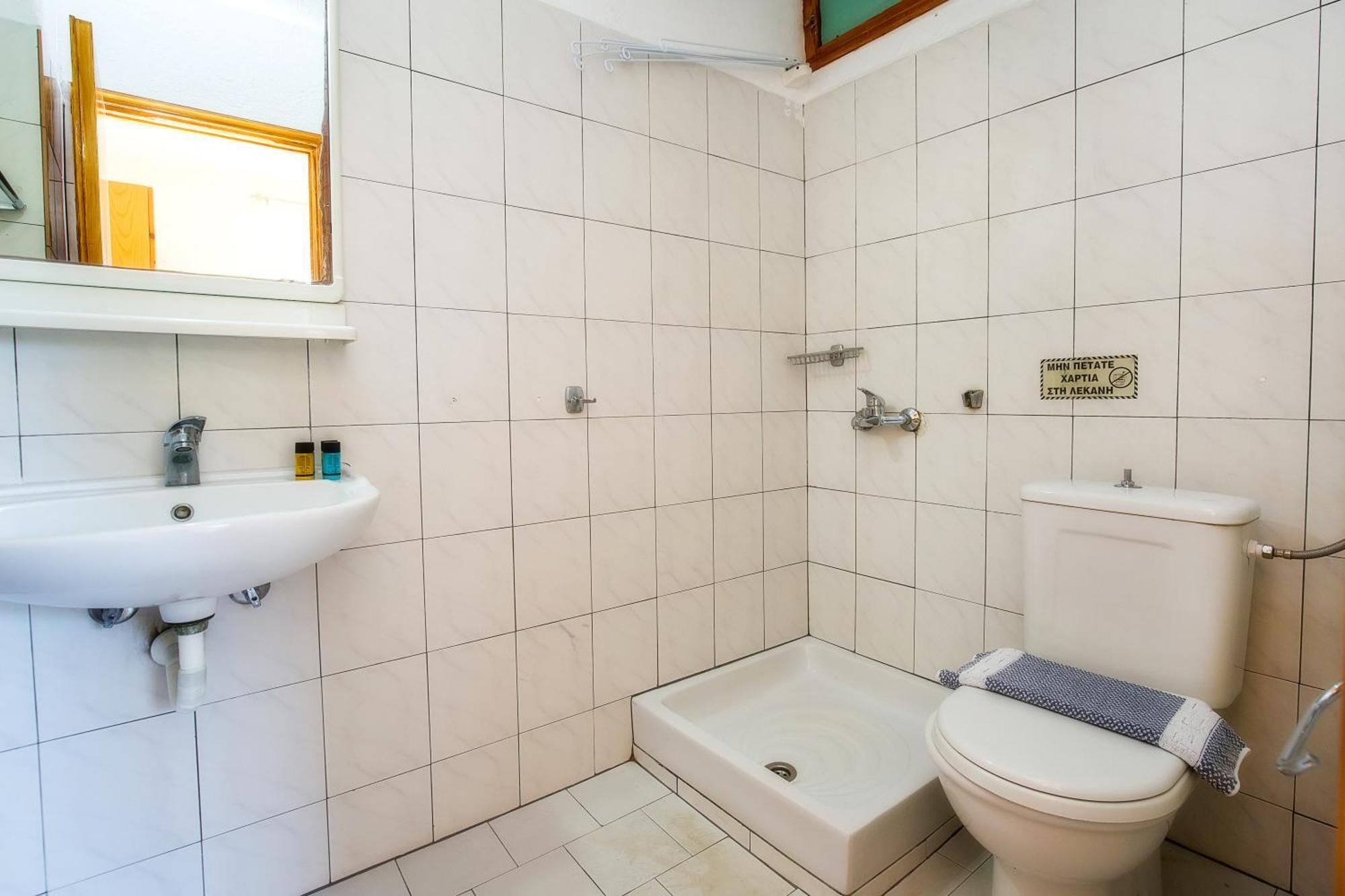פוטוס Ianos Apartments מראה חיצוני תמונה