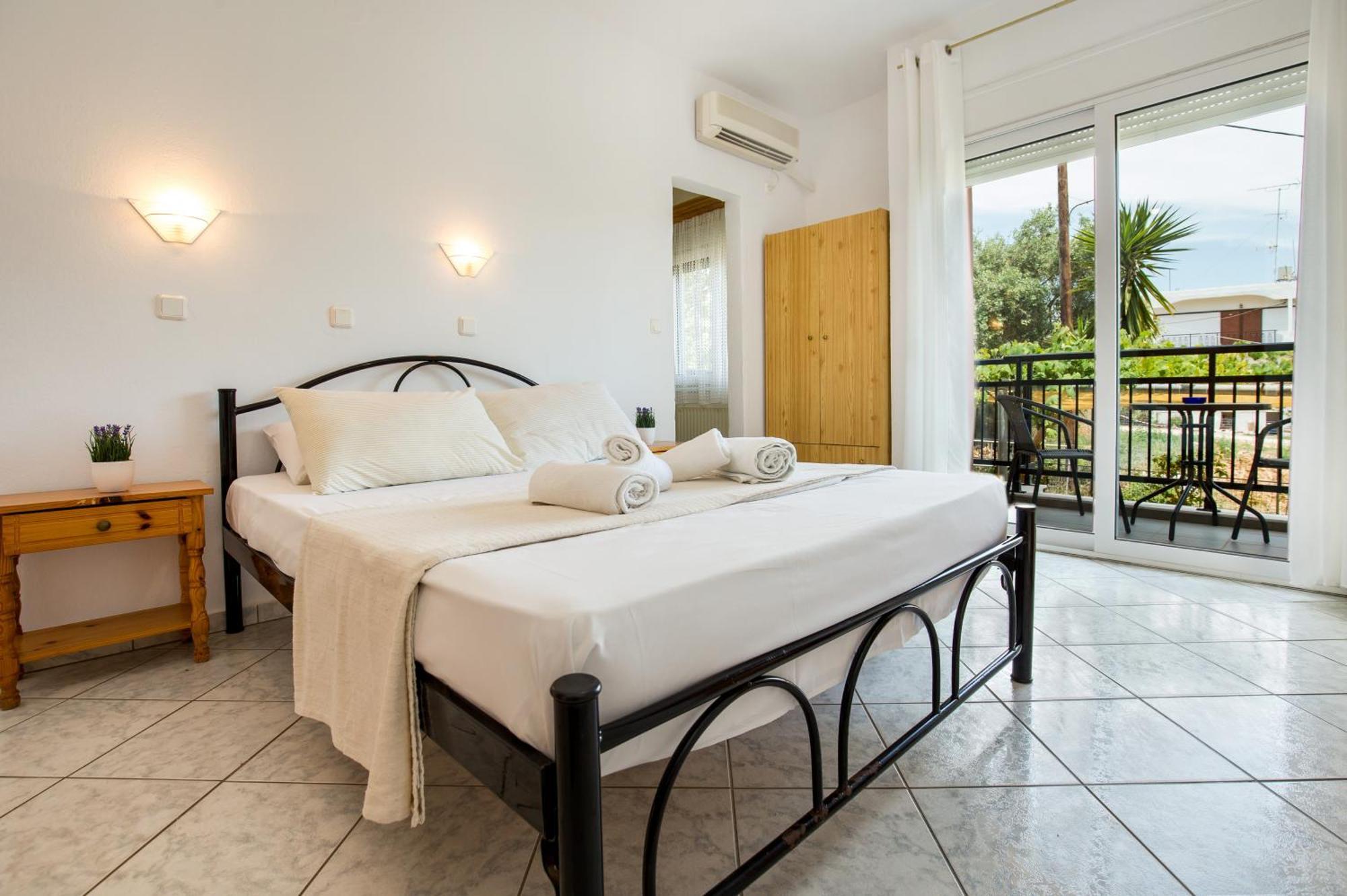 פוטוס Ianos Apartments מראה חיצוני תמונה