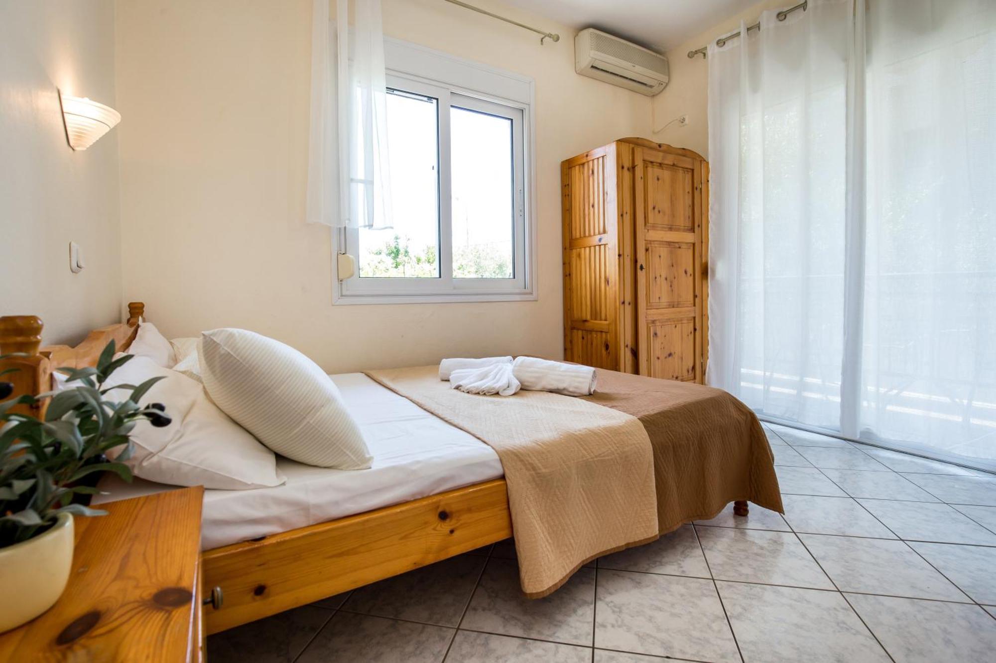 פוטוס Ianos Apartments מראה חיצוני תמונה