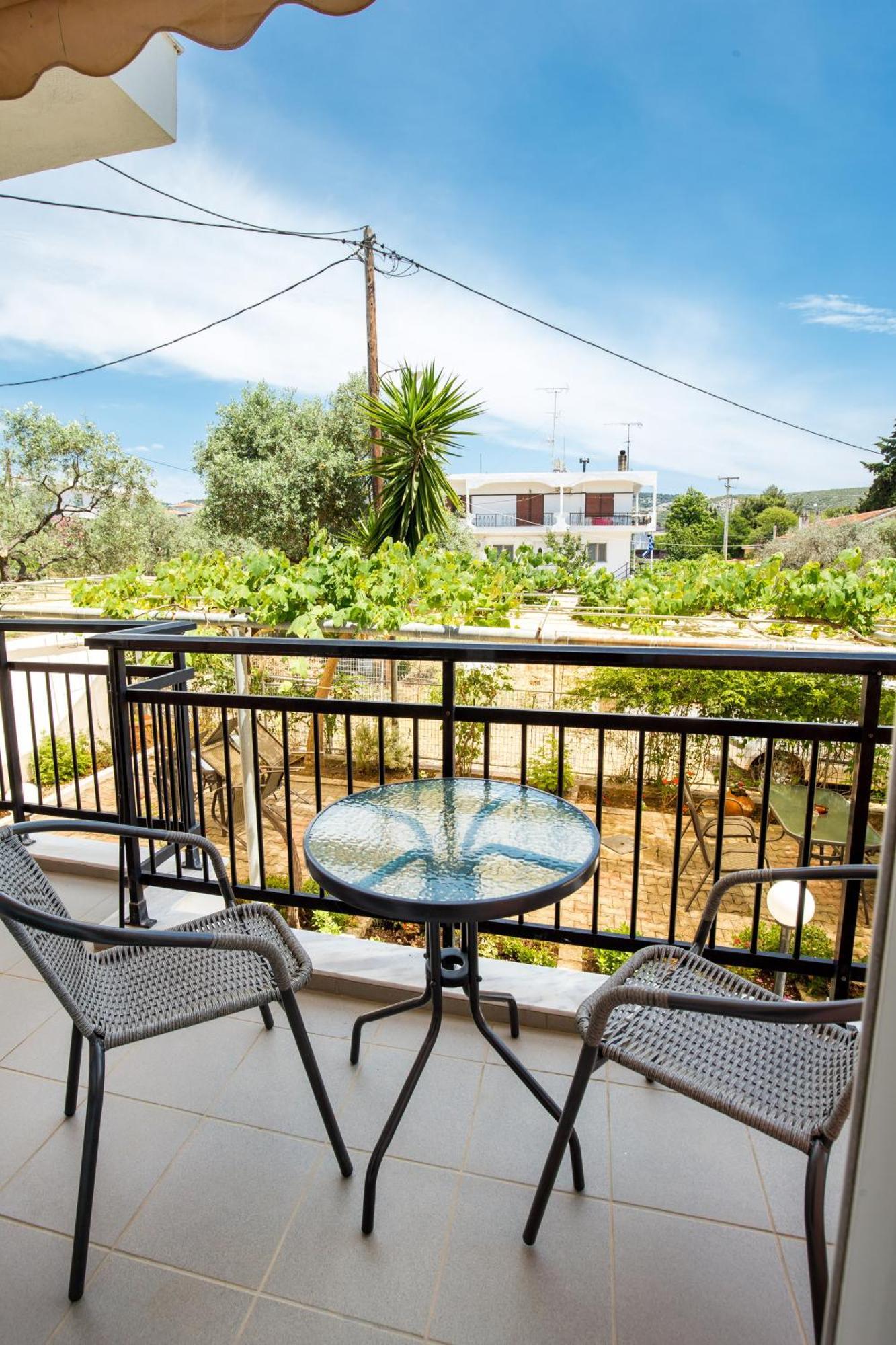 פוטוס Ianos Apartments מראה חיצוני תמונה