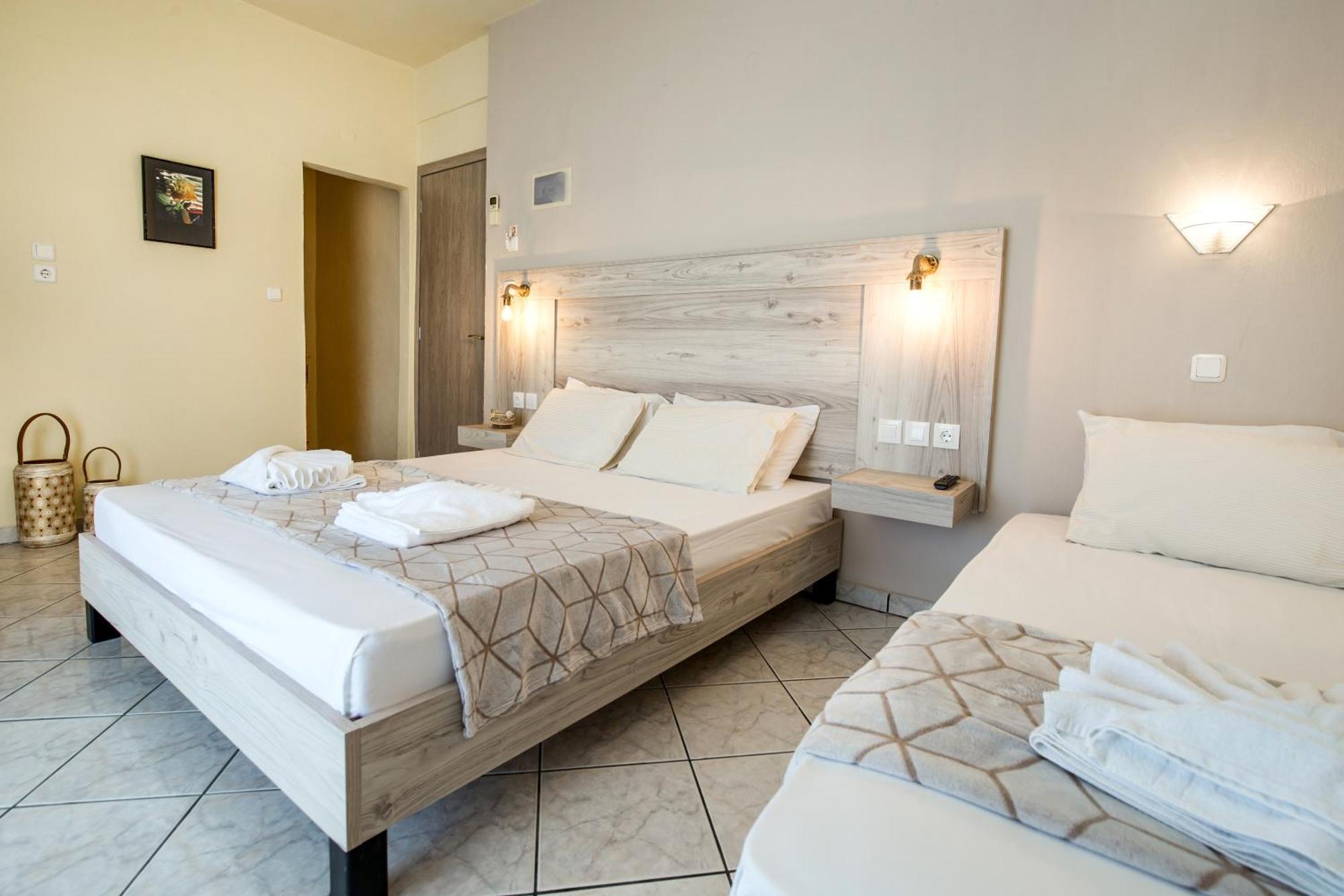 פוטוס Ianos Apartments מראה חיצוני תמונה