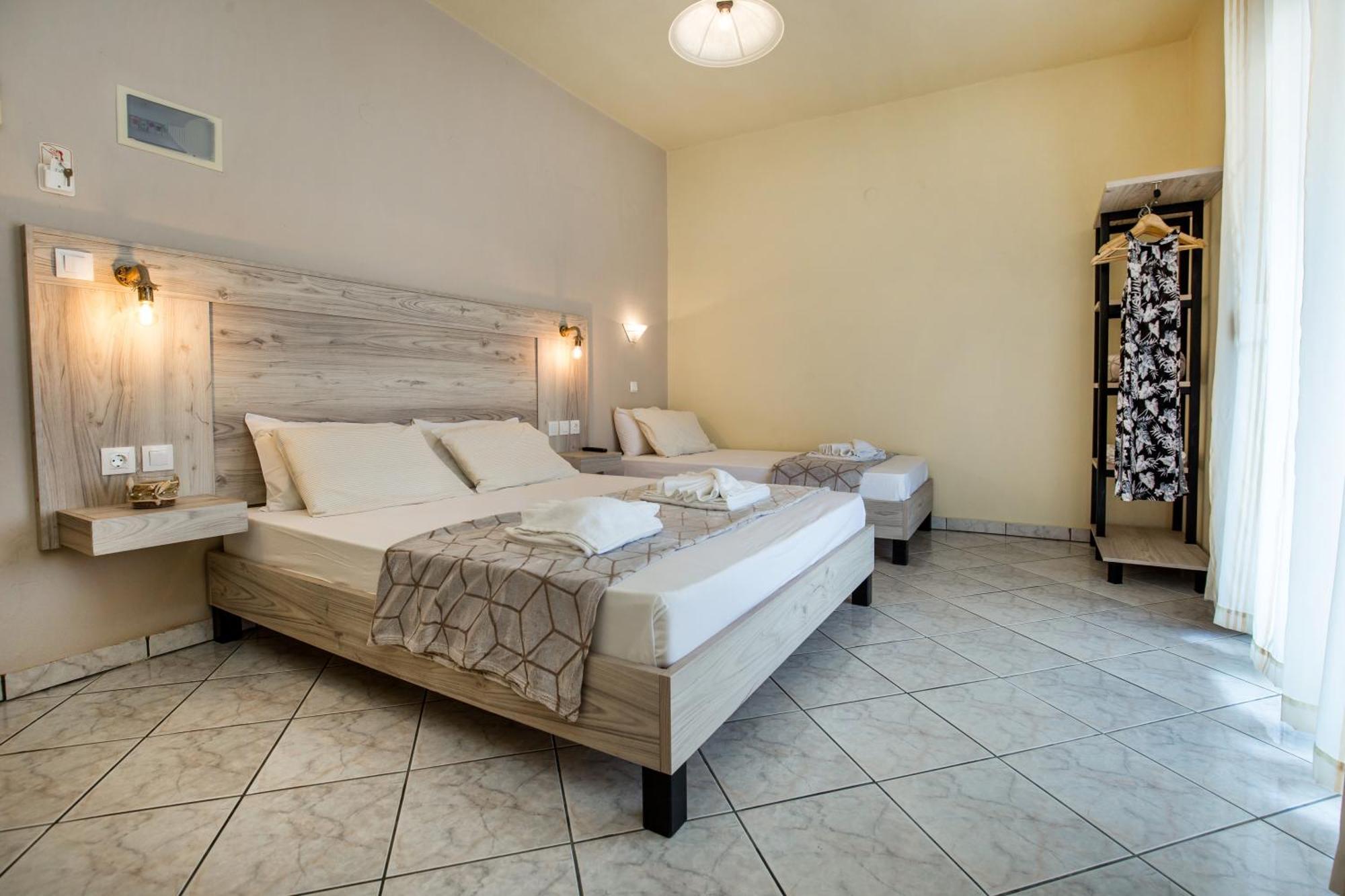פוטוס Ianos Apartments מראה חיצוני תמונה